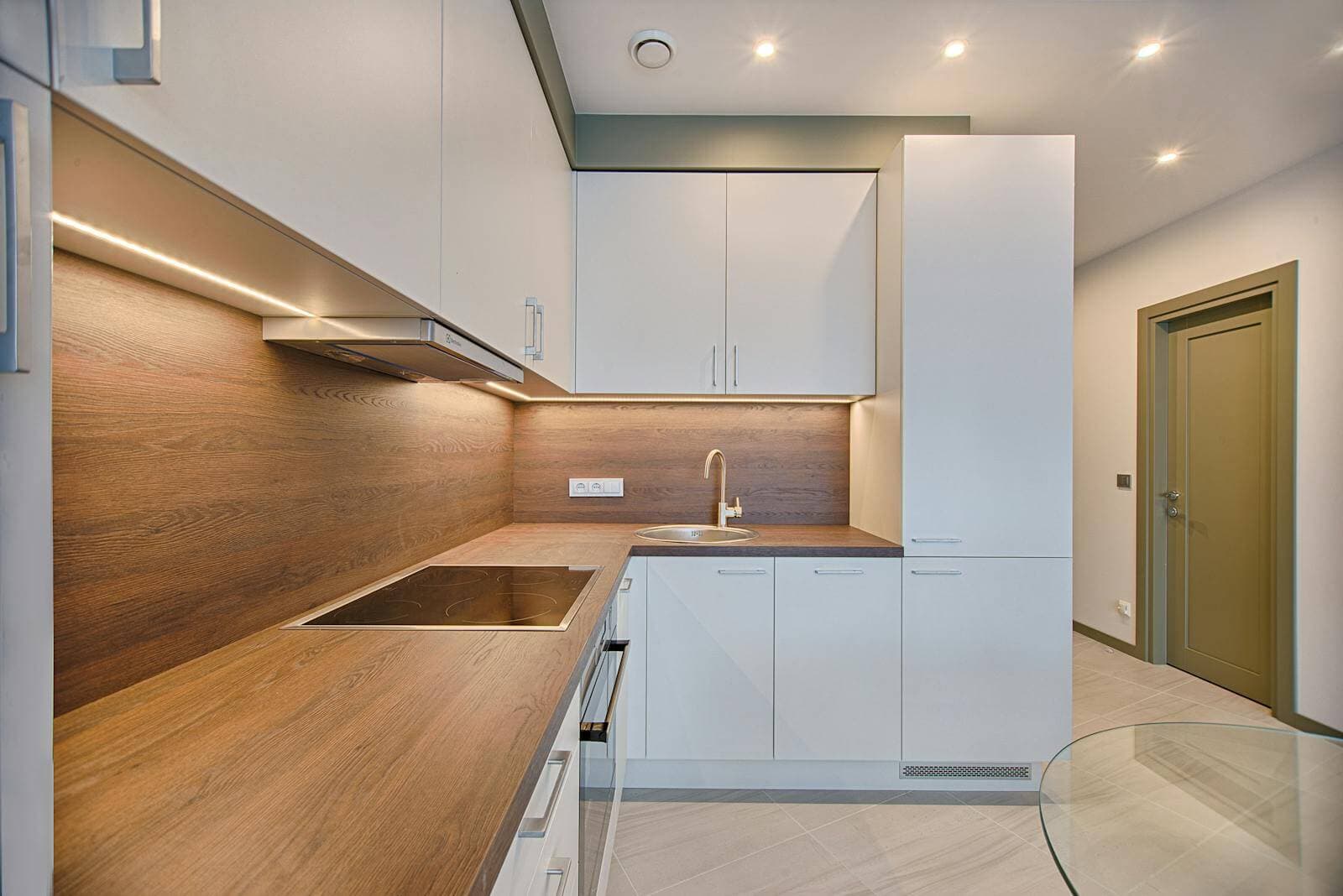 Glass Cabinet Modular Kitchen